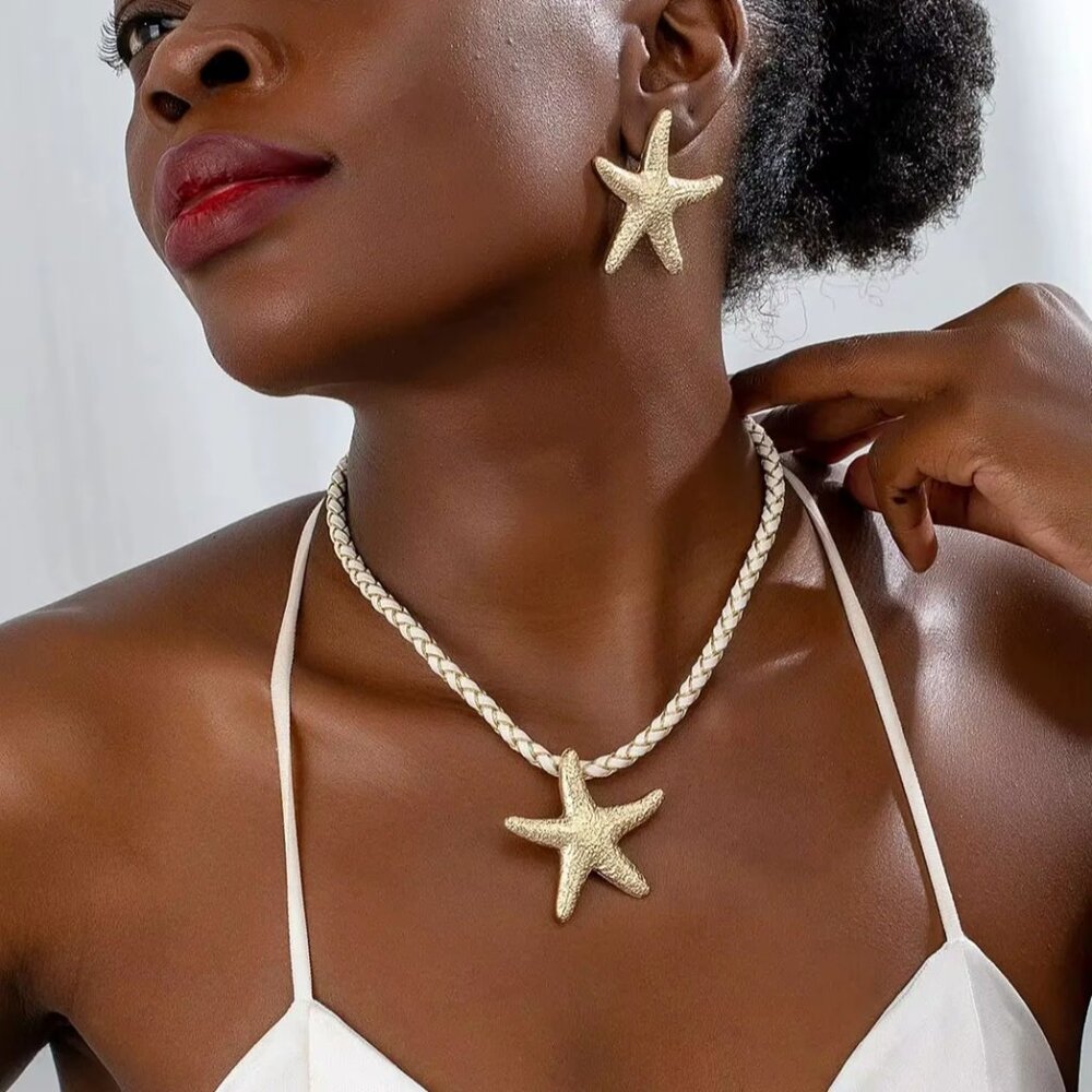 Gold-Tone Starfish Necklace & Earring Set – Beachy Chic Vibes!